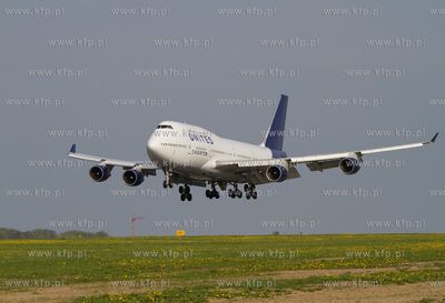 Samolot Boeing 747 już po raz szosty odwiedzil gdanskie...