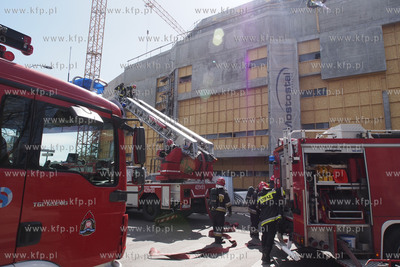 Pozar dachu Teatru Muzycznego w Gdyni . W akacji gasniczej...