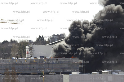 Pozar dachu Teatru Muzycznego w Gdyni . W akacji gasniczej...