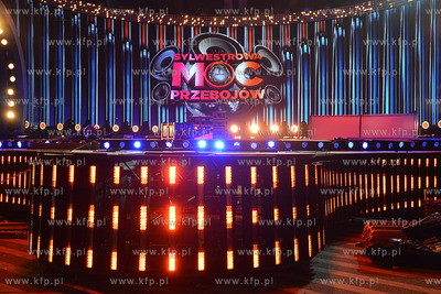 Gdynia - Skwer Kosciuszki. Dzien i noc trwaja prace...