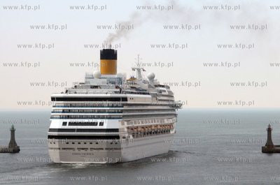 Przy Nabrzezu Francuskim w gdynskim porcie cumowal...