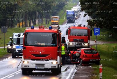 Jedna osoba poniosła smierc na miejscu, trzy sa ranne...