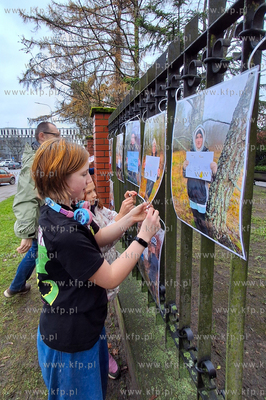 Protest mieszkańców Sulmina przed siedzibą Regionalnej...