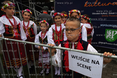 Dożynki w gminie Pruszcz Gdański w Cieplewie. Na...