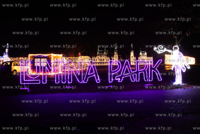 Przedpremierowy pokaz iluminacji w Lumina Park na terenie...