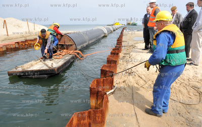 Prace przy budowie wylotow sopockich potokow w glab...