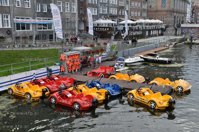Gdańsk. Wypożyczalnia, przystań lodz, motorówek...