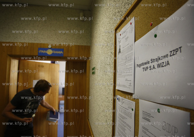 Budynek Telewizji Gdansk. Pogotowie strajkowe w zwiazku...