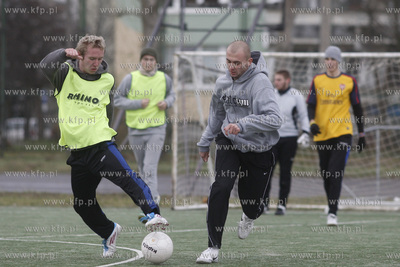 Gdansk Zaspa. Pilkarski turniej dzikich druzyn Do przerwy...