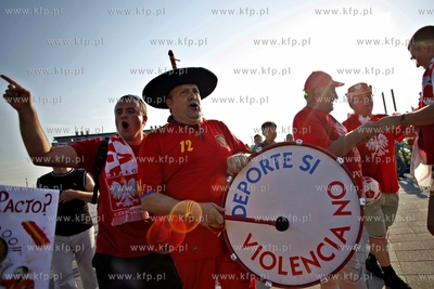 Gdansk Arena. Kibice wchodza na mecz Mistrzostw Europy...