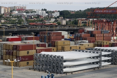 Gdynia. Baltycki Terminal Kontenerowy.
28.06.2013
fot....