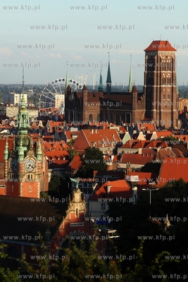 Gdansk widziany z Gory Gradowej. Nz. Kosciol Mariacki,...