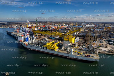 Statek dzwig Les Aliz s w Stoczni Remontowa.
03.03.2023
fot....