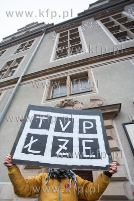 Gdańsk. Protest przed sprawą sądową Gminy Miasta...