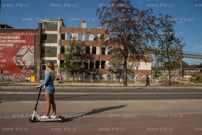 Stocznia Cesarska, ul. Popiełuszki. Wyburzanie budynku...