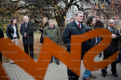 Gdansk. Przystanek tramwajowy przy ul. Dlugie Ogrody....