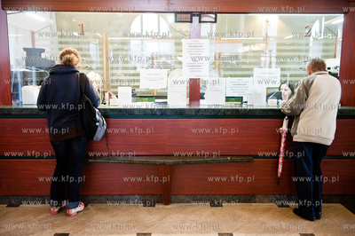 Gdansk. Narodowy Bank Polski wprowadza do obiegu monety...