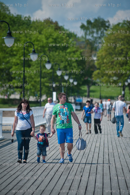 Gdynia. Niedzelne, sloneczne popoludnie na molo w Orlowie.
19.05.2013
fot....