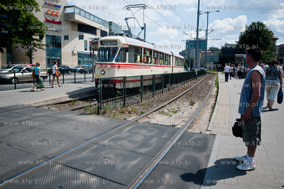 Gdansk. Zabytkowy tramwaj typu 102Na, ktory pelni role...