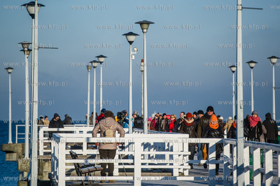 Gdansk. Mrozne, sloneczne, sobotnie popoludnie na plazy...