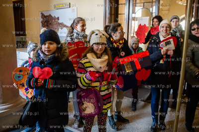 Gdansk. Podopieczni Palacu Mlodziezy wraz z rodzicami...