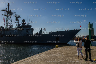 Port Wojenny w Gdyni Oksywiu. Przywitanie powracających...