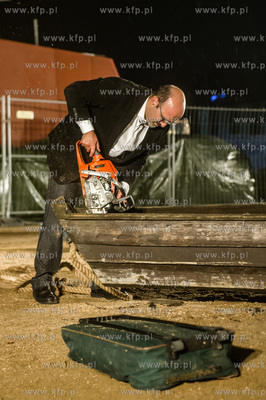 Gdańsk. Teren Muzeum II Wojny Światowej. Performance...