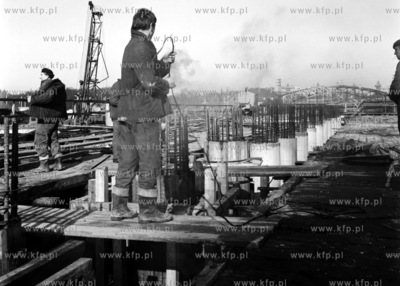 Budowa wiaduktu kolejowego Blednik w Gdansku. 
27.10.1968
0001765z_pazdziernik1968
Fot....