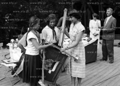 Ceremonia wręczenia dyplomów uczestnikom I Letnich...