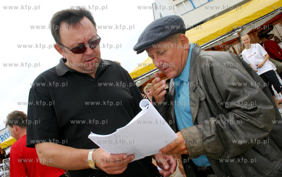 Ekipa filmowa serialu Swieta Wojna (TVP2) realizuje...