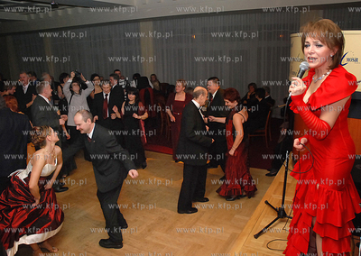 Piosenkarka Irena Jarocka, mieszkajaca na stale w Teksasie...