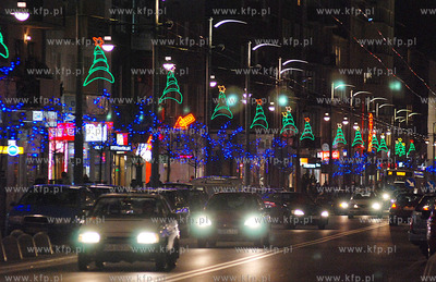 Swiateczne iluminacje na ul. Swietojanskiej w Gdyni
6.12.2007
Fot....