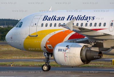 Gdansk, Rebiechowo Nz. Airbus A320-211, Balkan Holidays...