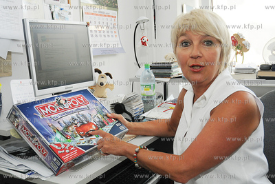 Gdynia znalazla sie na planszy gry MONOPOLY. Nz. Joanna...