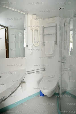 Gdynia. Do nabrzeza w Baltyckim Terminalu Kontenerowym...