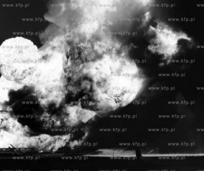 We wsi Krzywoploty kolo Karlina doszlo do erupcji ropy,...