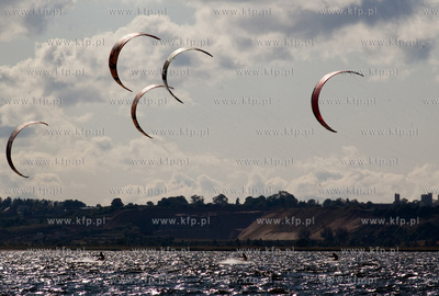Rewa. II etap zawodow Ford Kite Cup o Puchar Polski...