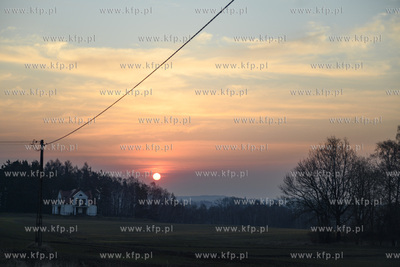 Dobrzewino, wieś na Kaszubach. Wschód słońca.28.03.2020...