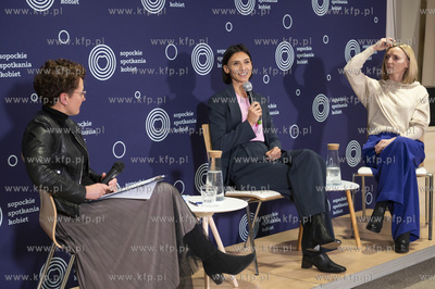 Sopoteka. Sopockie Spotkania Kobiet.  W spotkaniu uczestniczyly:...