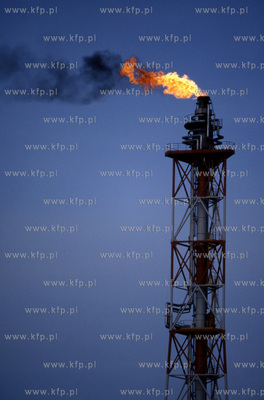 Flara Rafinerii Gdanskiej.1.04.2003fot. Wojtek Jakubowski...
