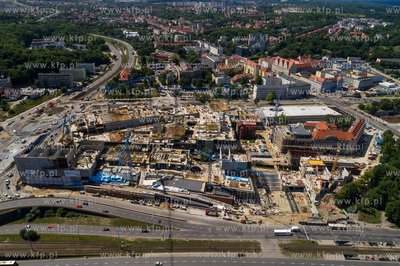 Budowa centrum handlowego Forum Gdańsk. Środkiem...