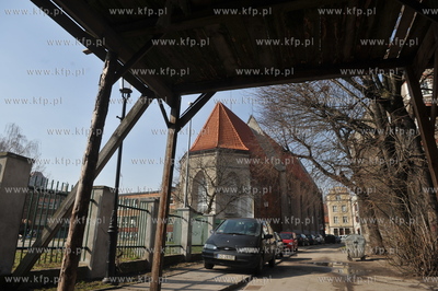 Gdansk ul. Tobiasza. Nz. szkola podstawowa nr 50
30.03.2010
fot....
