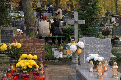 Cmentarz Srebrzysko. Gdańsk Wrzeszcz. 1.11.2014 Fot....
