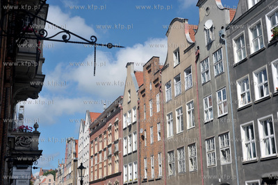 Remont kamieniczek na ulicy Ogranej w Gdańsku. 13.08.2015...