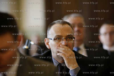 Gdansk. Sesja Rady Miasta. Nz radny PO Jerzy Borowczak....