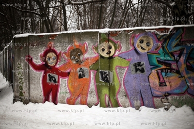 Gdansk Nowy Port. Graffiti na murach portowych.
15.01.2013
fot....