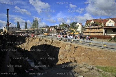 Wyburzanie budynku dworca PKP w Sopocie.
01.08.2013
fot....