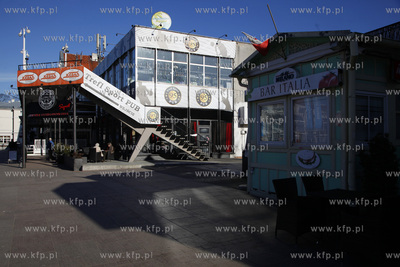 Budynek bylej Algi w Sopocie i bar Italia.
28.02.2014
fot....