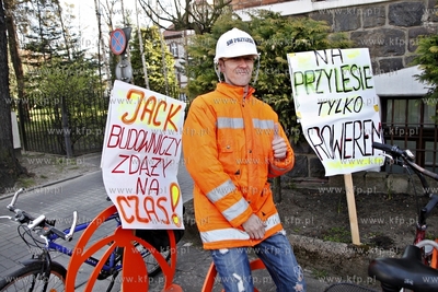 Urzad Miasta  w Sopocie. Happening dotyczacy remontu...