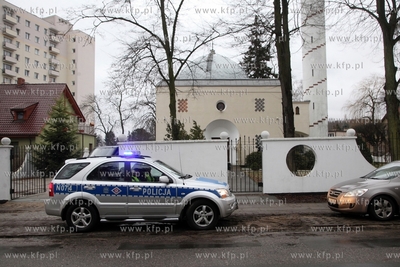 Policjanci zabezpieczaja meczet przy Abrahama w Gdansku.
12.01.2015
fot....
